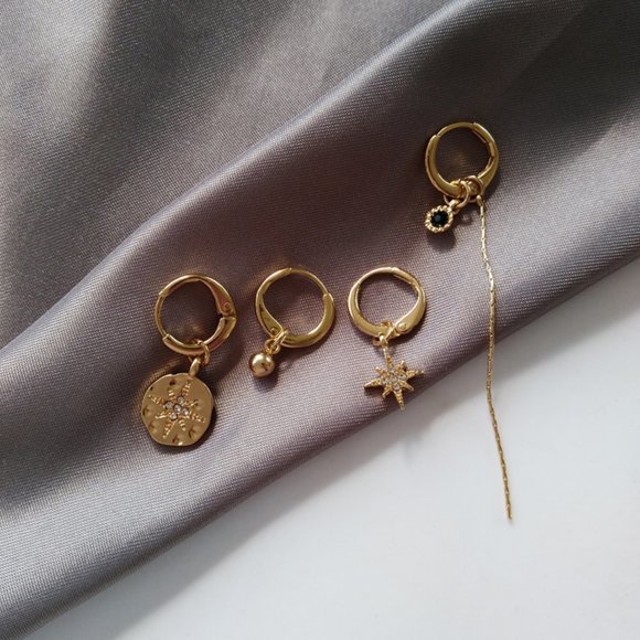 ❤️‍🔥𝕤𝕒𝕝𝕖❤️‍🔥 4 charm huggie earrings sets - Picture 10 of 13